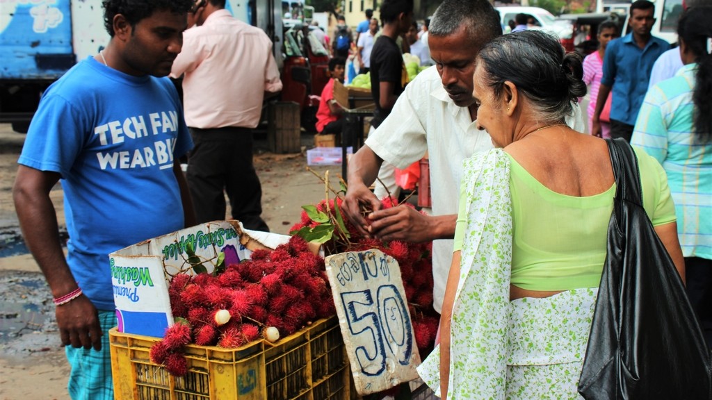 Lychees markt Kandy kleurrijk Sri Lanka