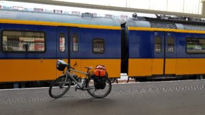 Dag-1-fietsen-naar-Berlijn-station-Leiden-1