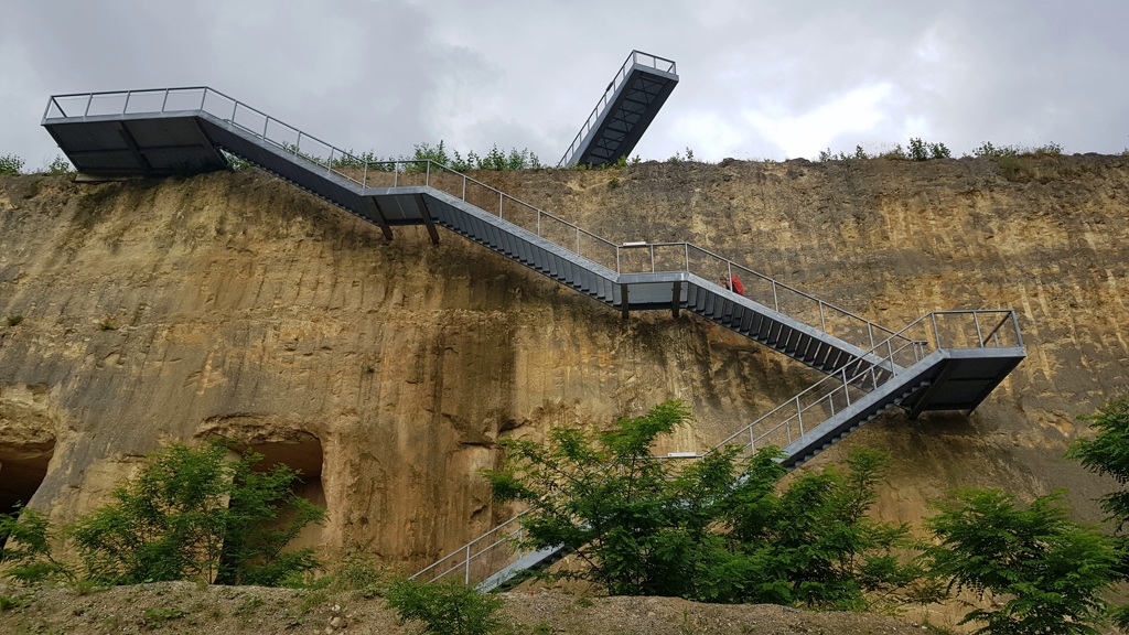Dutch Mountain Trail etappe 4 trappen bij ENCI groeve