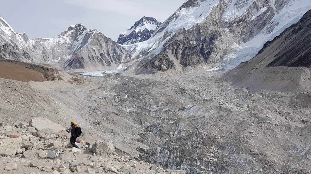 Everest Base Camp trekking dag 7 Chukhung via Kongma La pass naar Lobuche, verlaten landschap