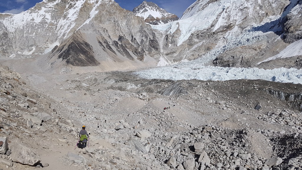 Everest Base Camp trekking dag 8 Lobuche naar Gorakshep naar EBC, alleen op de wereld