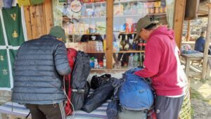 Langtang Circuit trekking dag 11, Ghopte tot Melamchi Gaon, noodle soup