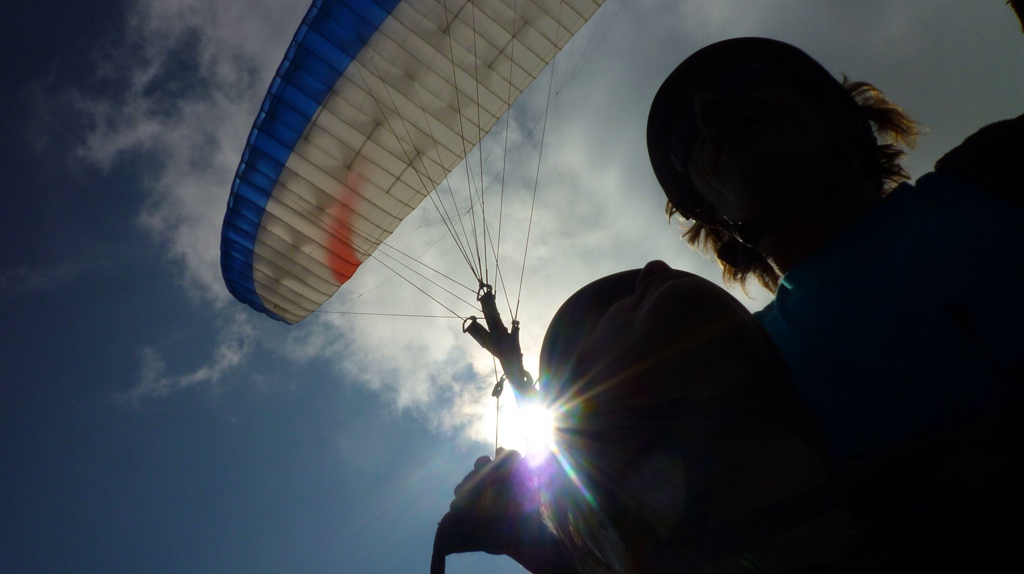 Leukste dingen om te doen in Pokhara, Paragliden boven Phewa Lake