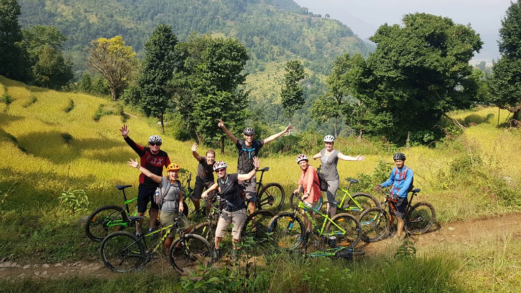 Leukste dingen om te doen in Pokhara, fietsen rond Phewa Lake