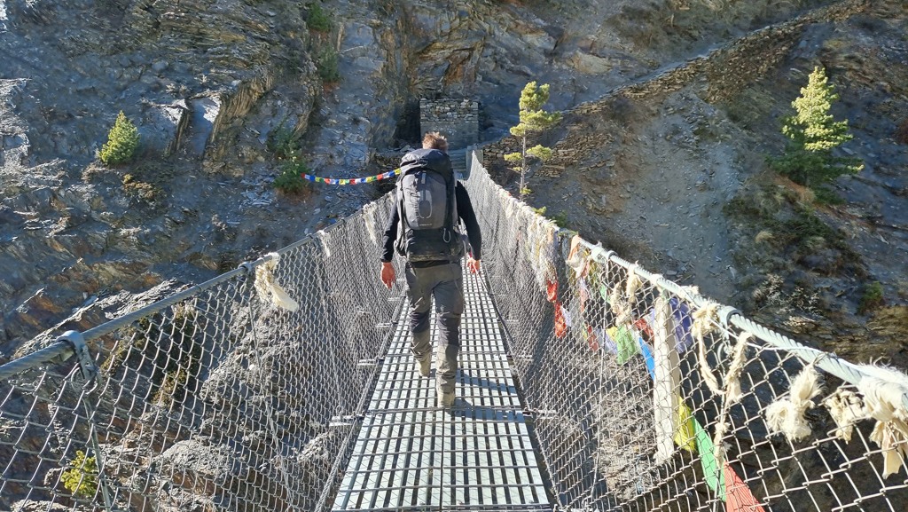 Annapurna Circuit en Tilicho Lake trekking Nepal, suspension bridge