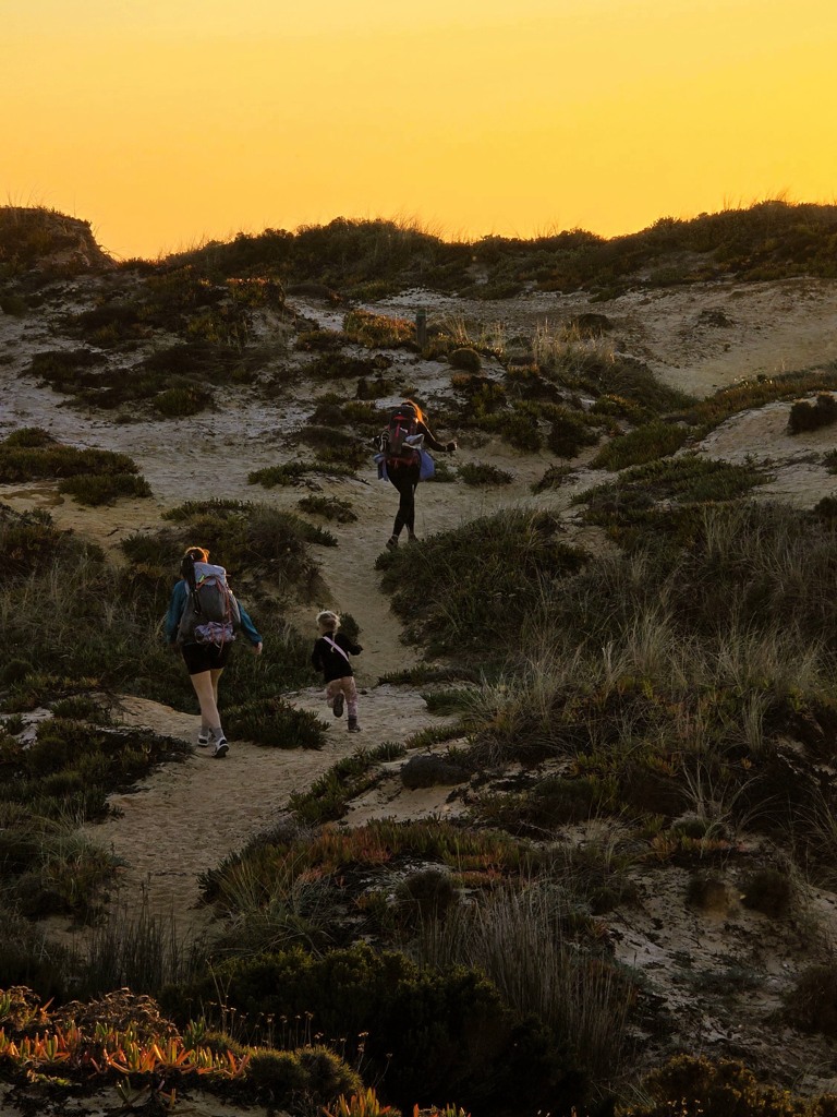 Fisherman's Trail etappe 4, Almograve naar Zumbujeira do Mar, rode zonsondergang
