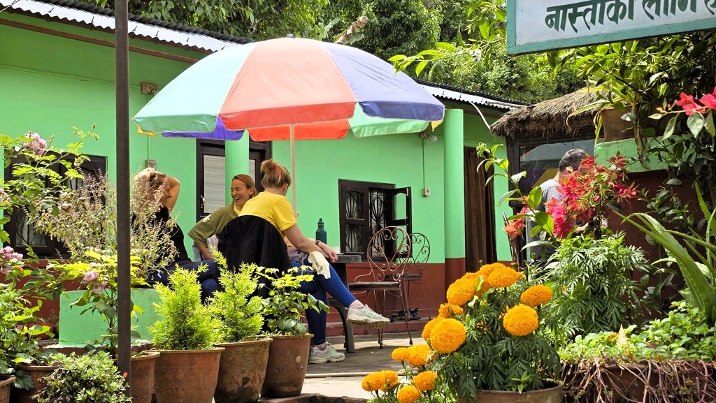 Lunch stop trekking Nepal