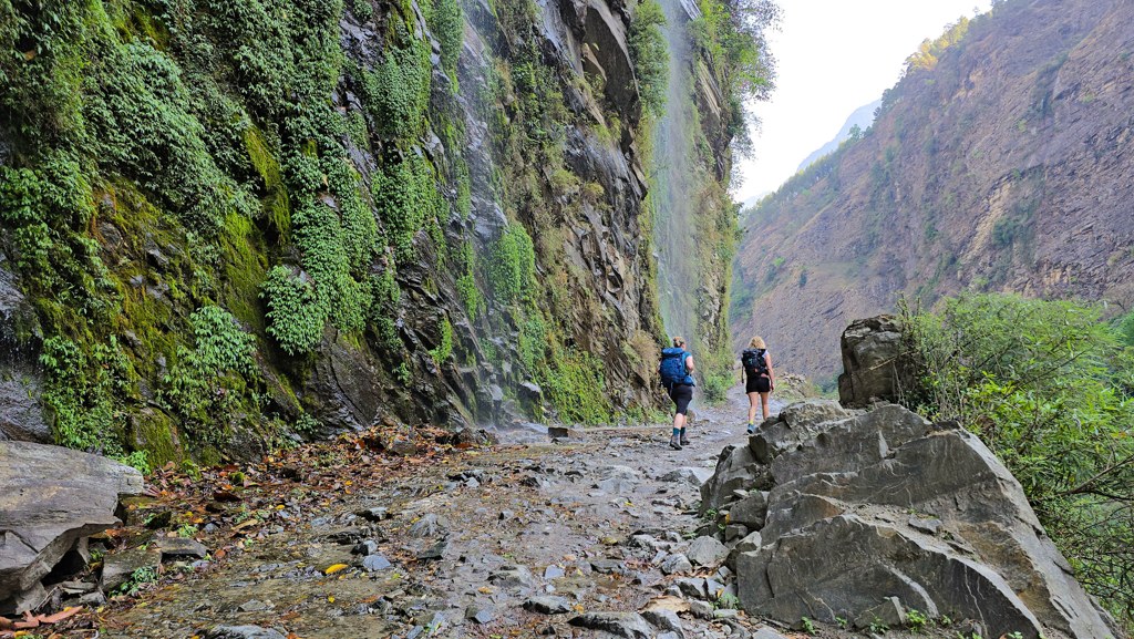 Manaslu Circuit trekking dag 2, Machhakhola naar Jagat