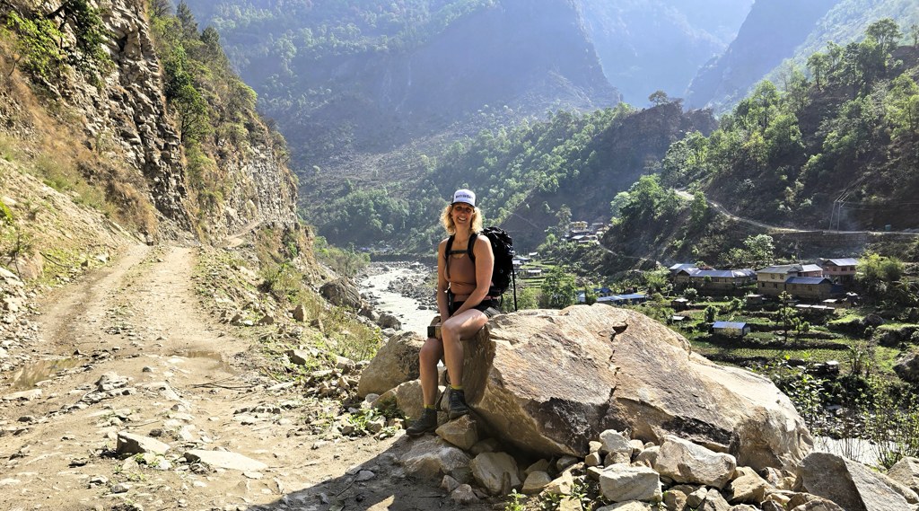 Manaslu Circuit trekking dag 2, dorpje langs Budhi Gandaki rivier