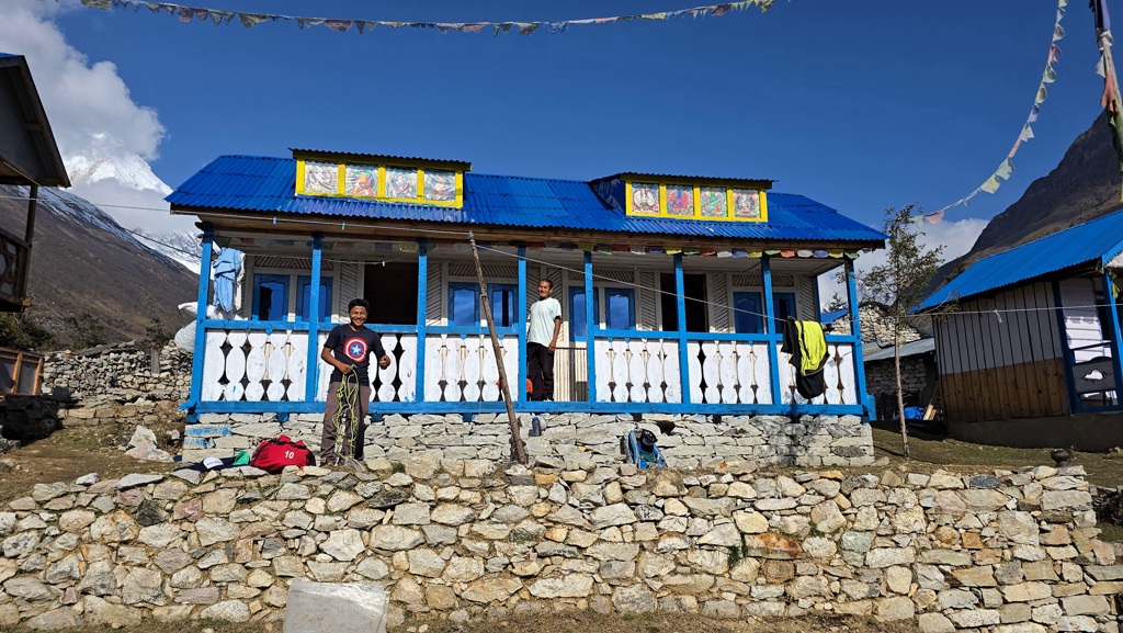 Manaslu Circuit trekking dag 6, Lho naar Shyala, dragers