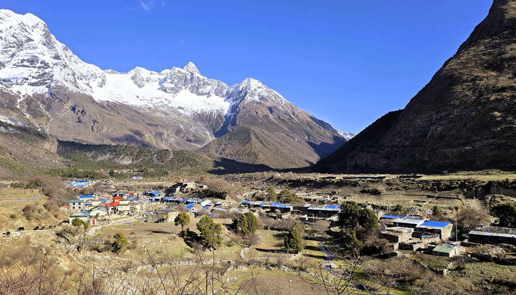 Manaslu Circuit trekking dag 7, Shyala naar Larkya Bazar, Samagaon Nepal