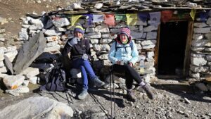 Manaslu Circuit trekking dag 9, Larkya Bazar naar Bhimtang, theepauze