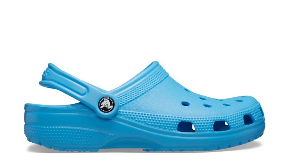 Beste schoenen voor op reis, na je trektocht, crocs blauw