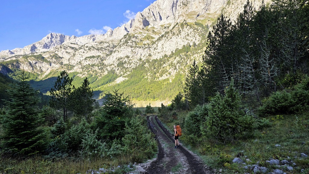 Peaks of the Balkans etappe 10, Vusanje naar Theth, bosweg
