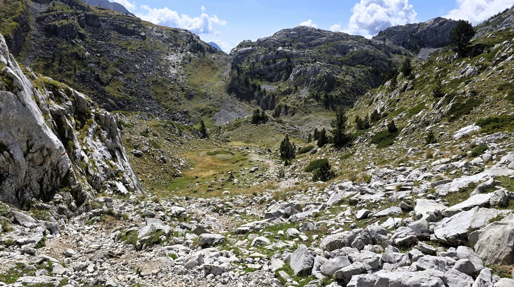 Peaks of the Balkans etappe 10, Vusanje naar Theth, rotslandschap