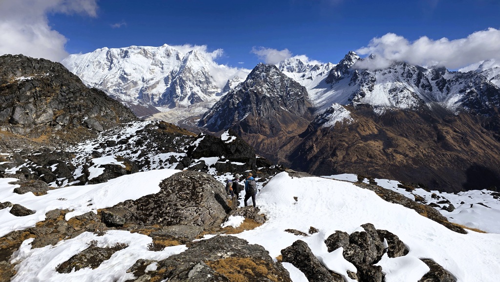 Kanchenjunga Base Camp trekking dag 13, Selele naar Cheram, mooiste dag