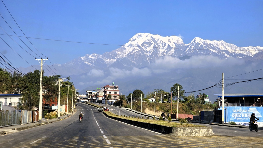 Khopra Ridge trekking dag 2, Pokhara naar Chuile, rit naar de Himalaya