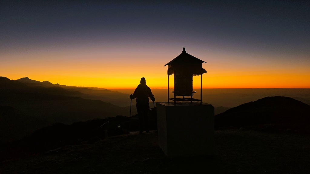 Khopra Ridge trekking dag 4, Dobato naar Chistibung, Zonsopkomst