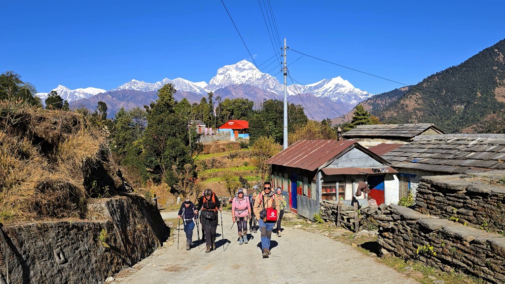 Khopra Ridge trekking dag 8, Swata naar Ghorepani, doei bergen