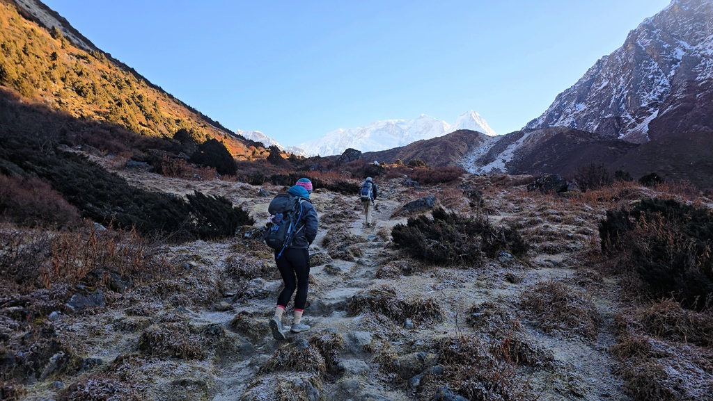 Kanchenjunga Base Camp trekking dag 14, Cheram naar Ramche, koude morgen