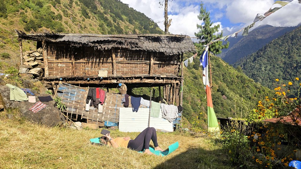 Kanchenjunga Base Camp trekking dag 3, Sekathum naar Amjilosa, relaxen tea house