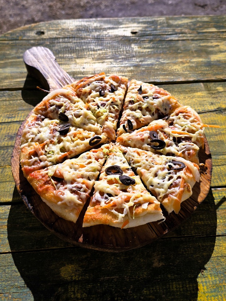 Pizza in bergen Nepal