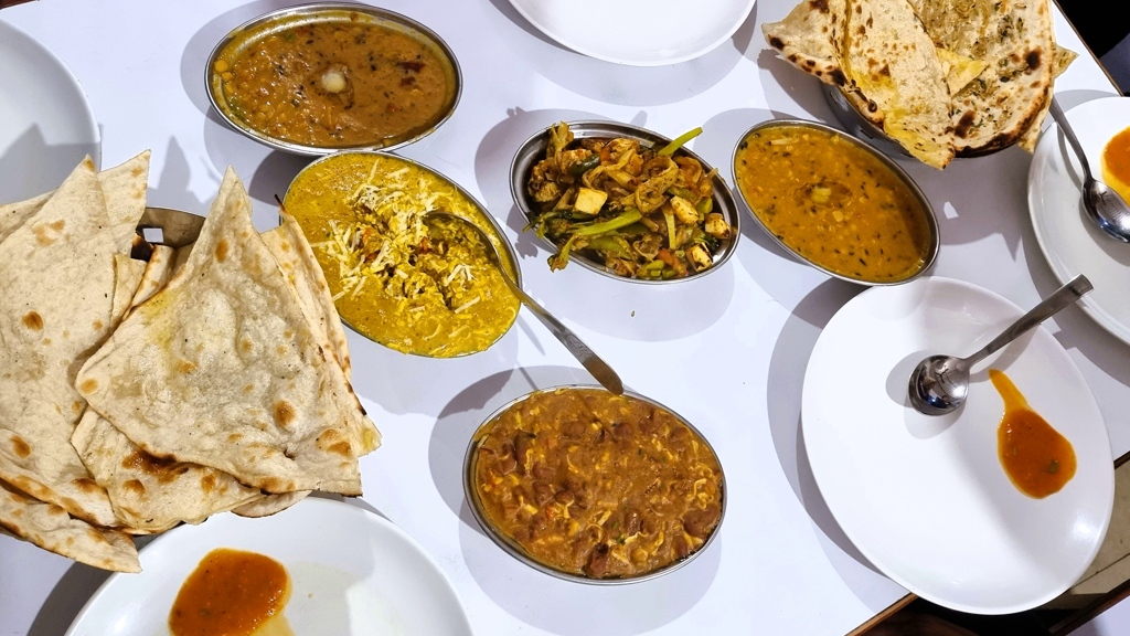 Goed eten in Kathmandu, Lumbini Naan House, indiase curry's