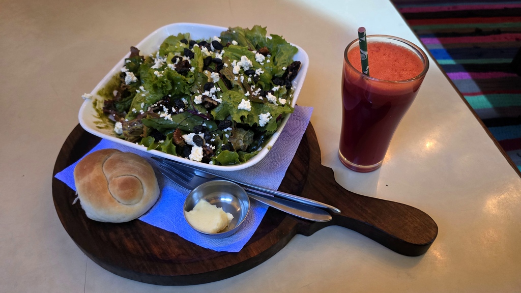 Beste Mediteraanse restaurant Kathmandu, OR2K, salade, Oosters eten