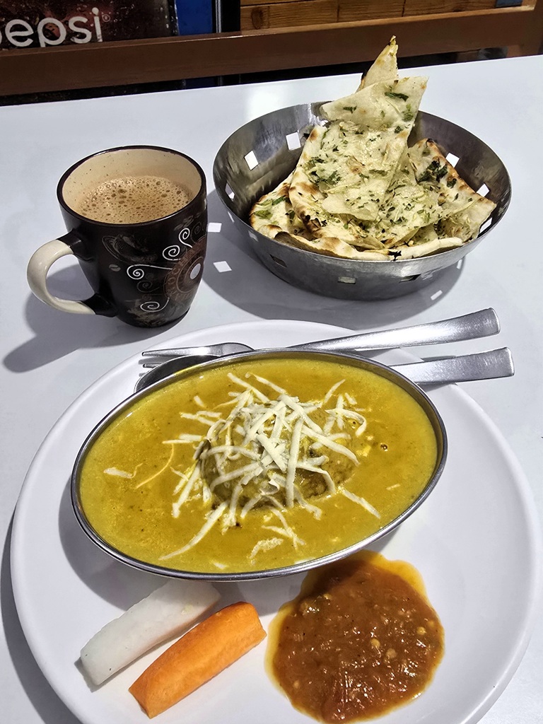 Lekker lunch eten Kathmandu Indiaas, Malai Kofta, Lumbini Naan House