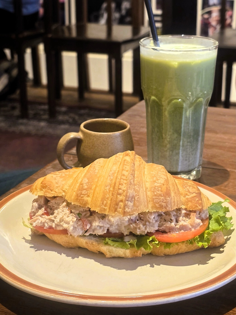 Beste lunchplekje Kathmandu, Pumpernickel Bakkerij broodjes smoothie