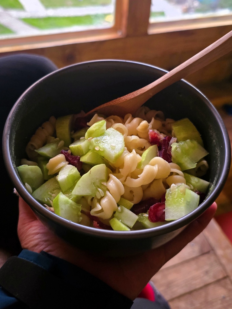Goed eten tijdens hiken, pasta, gedroogd vlees