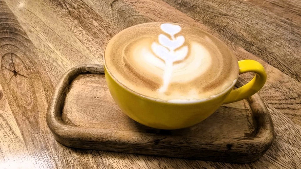 Goede Koffie Kathmandu, Java Himalaya Coffee, capucchino koffie lichte lunch