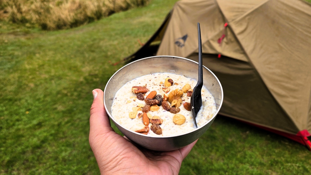 Ontbijt trektocht, havermout, melkpoeder, noten
