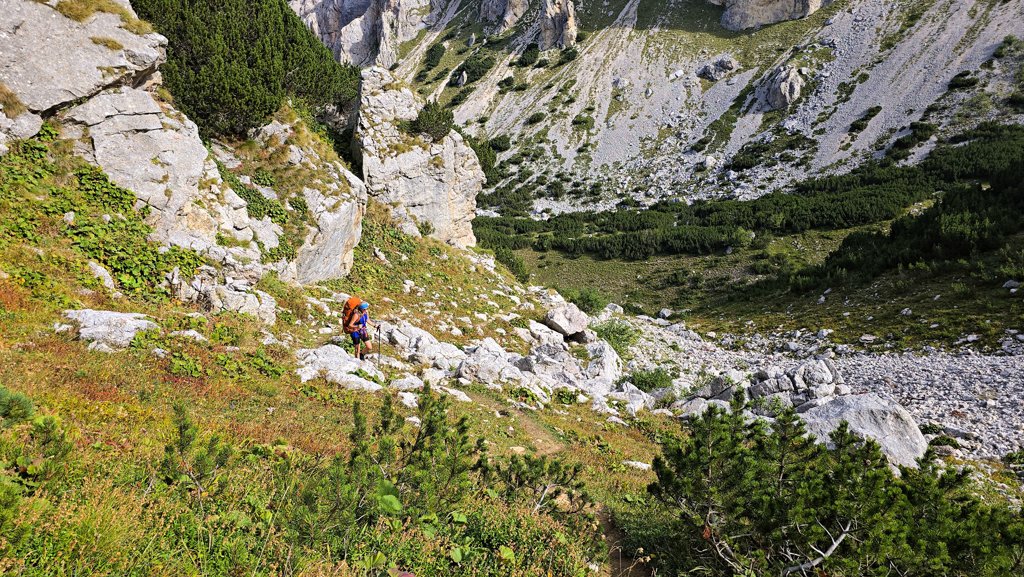 Meerdaagse wandeltocht Europa, Balkan Trail etappe 7, Hotel Te Liqeni naar Babino Polje, bergpaden