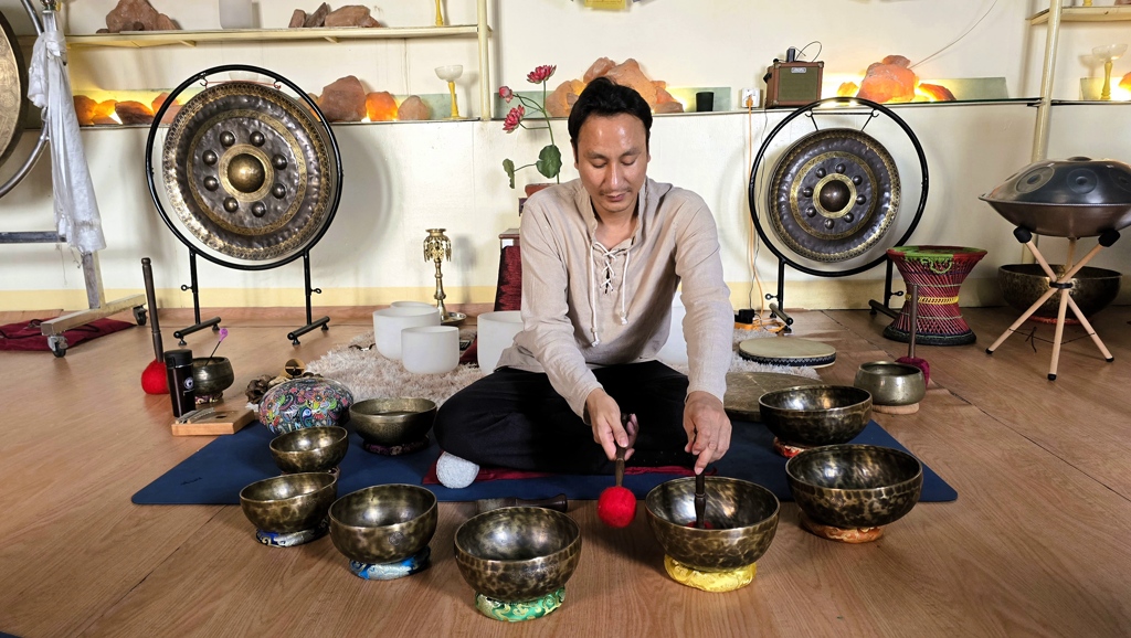 Sound Healing Training Nepal, Sanish spelen