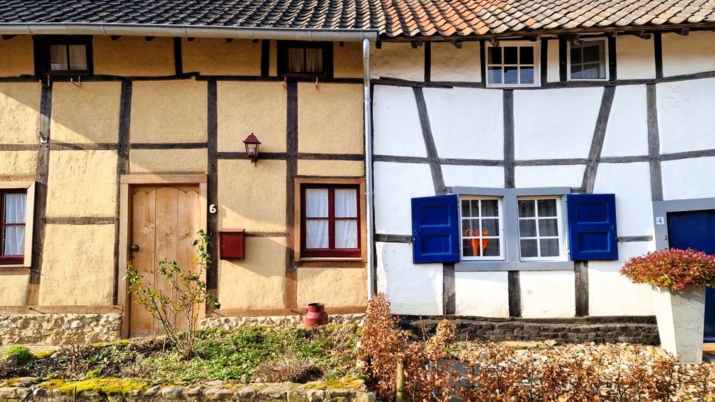 Wandelen in Nederland, mooiste wandelroutes, OV-stapper Heuvelland vakwerkhuizen