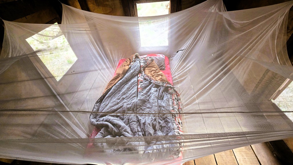 Bed in boomhut Bardia NP