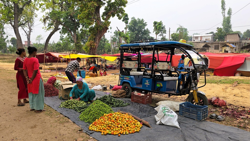 Doen in Bardia National Park en omgeving, lokale markt Thakurwara bezoeken