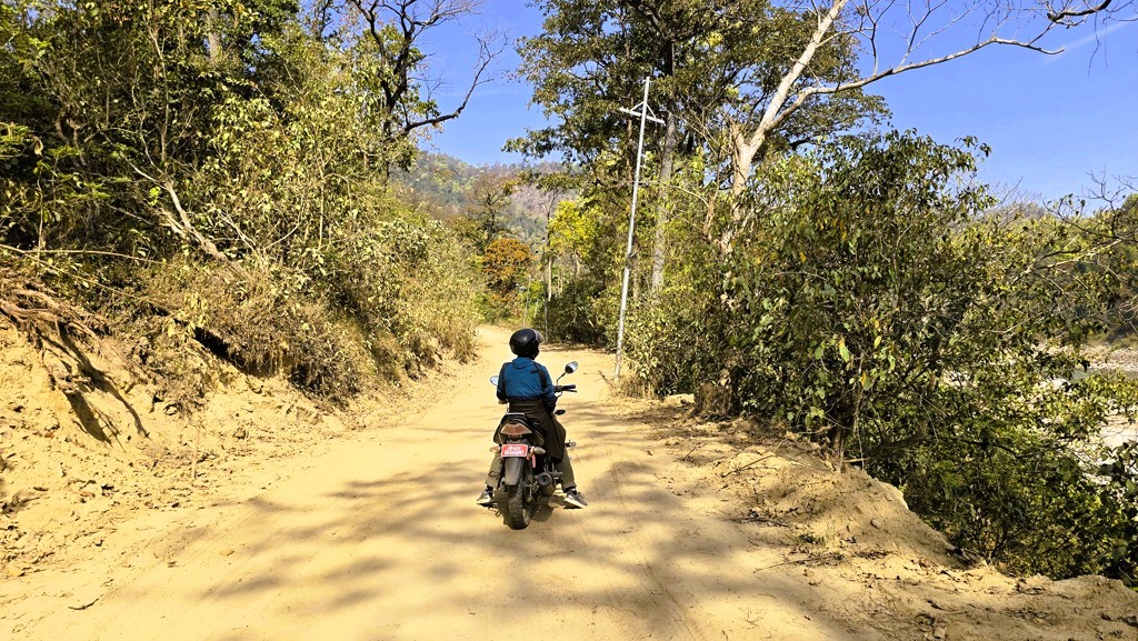 Doen in Bardia National Park en omgeving, verken de omgeving per motor
