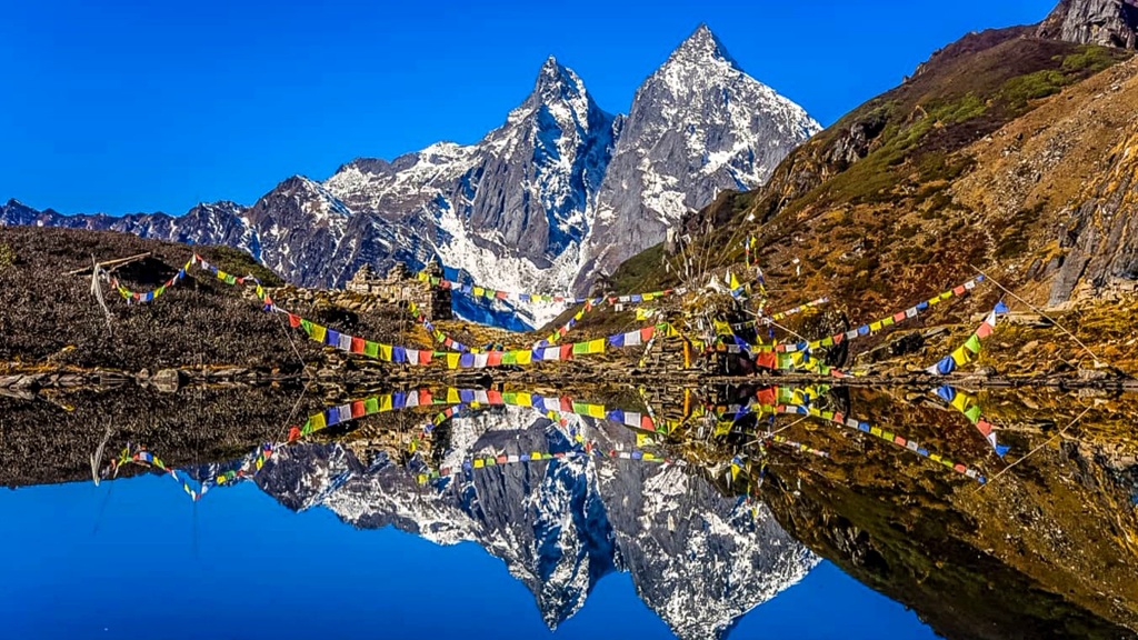 Makalu Base Camp trekking