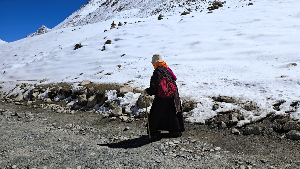 Kailash Kora dag 1, Darchen naar Dirapuk, Pelgrim trektocht Tibet Kailash Kora dag 1, Darchen naar Dirapuk, Pelgrim trektocht Tibet