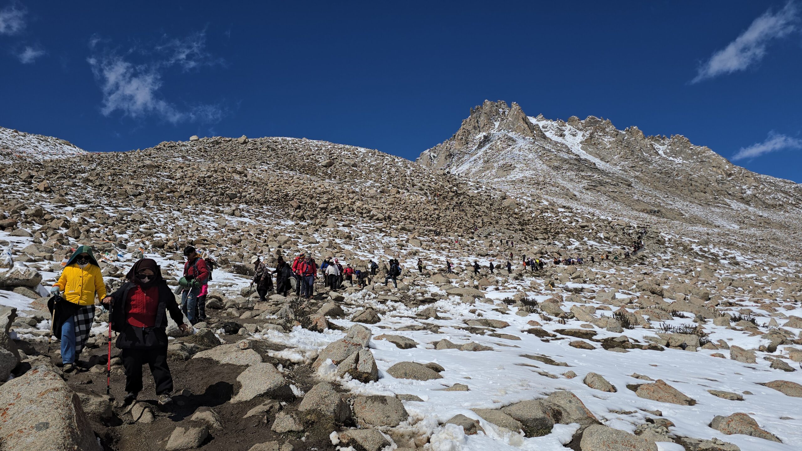 Kailash Kora dag 2, Dirapuk naar Zutulpuk, afdaling na pas