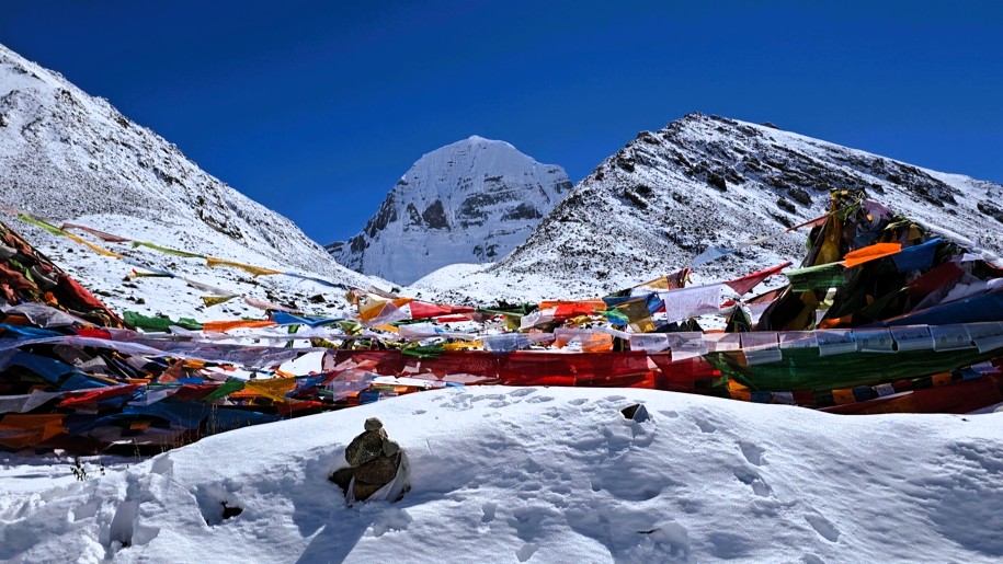 Kailash Kora trekking dag 1, Darchen naar Dirapuk, uitzicht Kailash vanaf Dirapuk